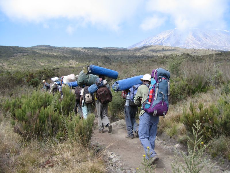 Kili (064) the porters